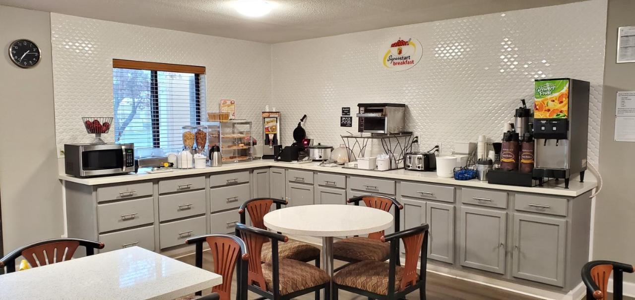 Super 8 By Wyndham Paris Ξενοδοχείο Εξωτερικό φωτογραφία